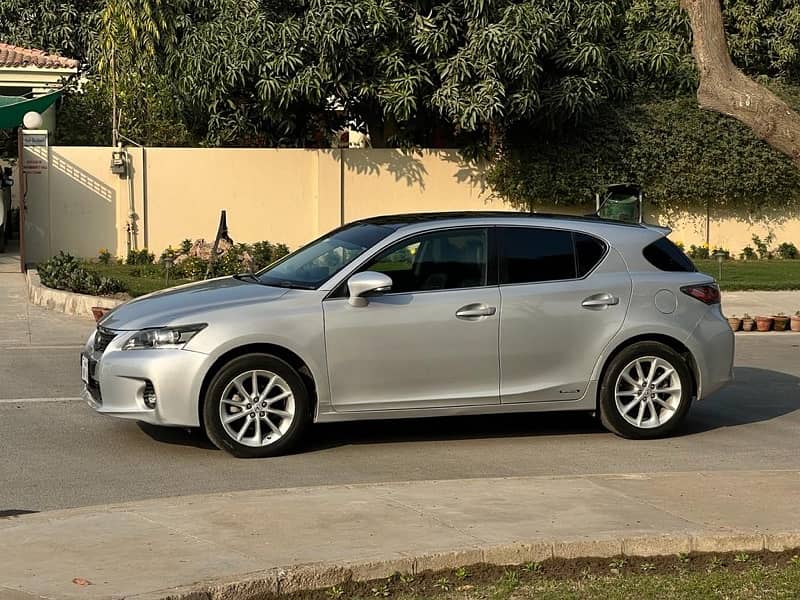 Lexus CT200h Hybrid 6