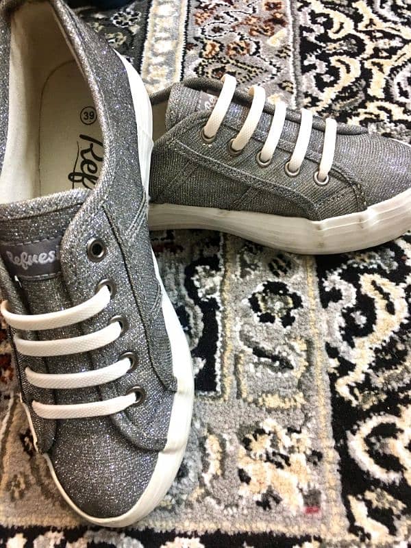 Women fashion sneakers | silver glitter sneaker | 0