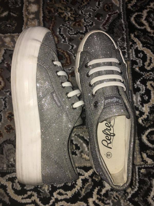 Women fashion sneakers | silver glitter sneaker | 1