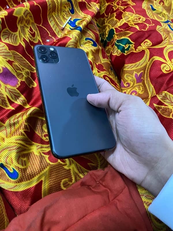 iPhone 11 Pro Max 256 gb factory unlock 4