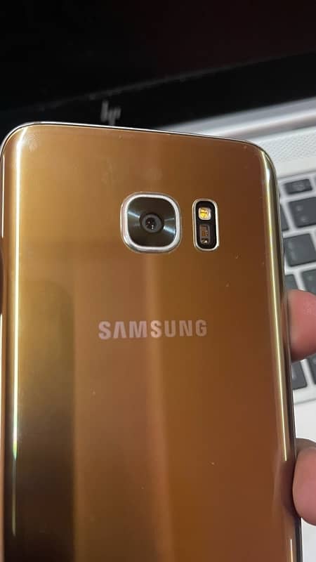 Samsung Galaxy S7 edge 0