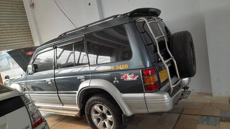 Mitsubishi Pajero 1995 9