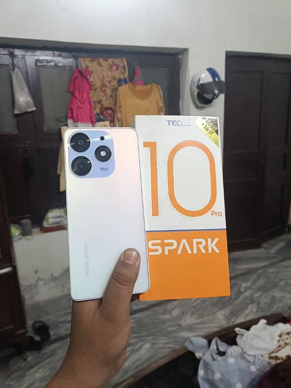 Spark 10 pro Tecno (8+8/256) G88,,,,03221781446 0