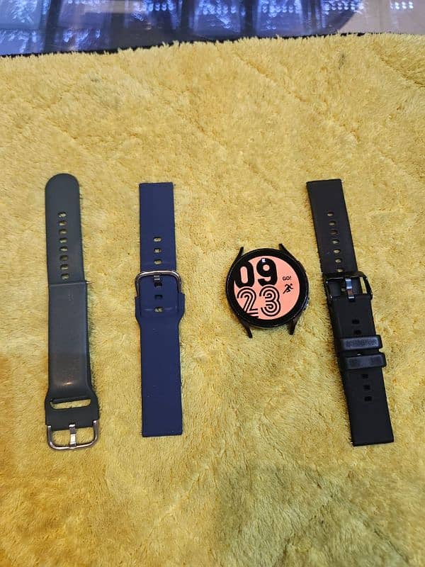 Samsung Watch 4 40mm With Charger And Straps 100% Orignal 4