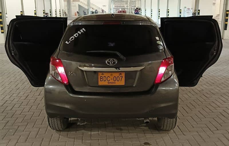 Toyota Vitz 2011 8