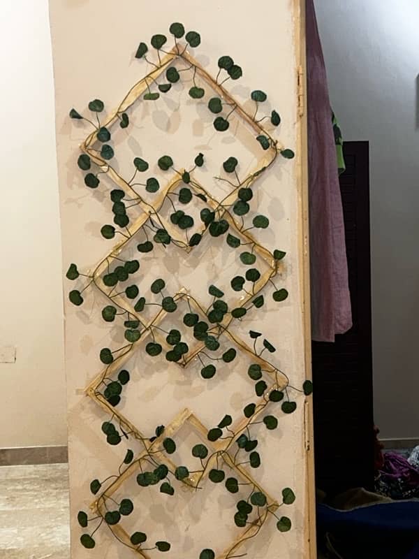 wooden Wall hanging with Leafs 0