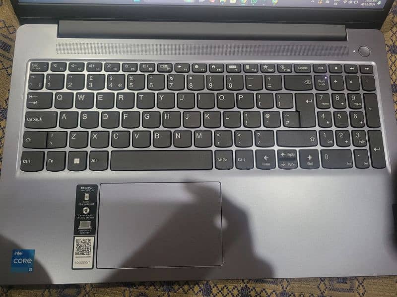 lenovo Ideapad Slim 3 6