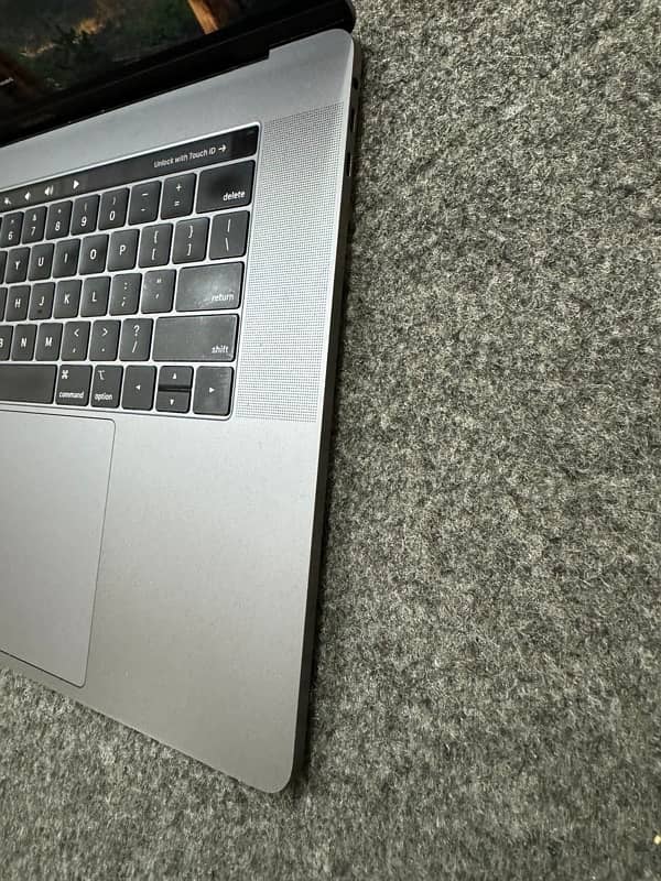 Macbook pro 2019 Corei9 3