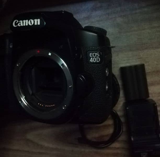 Canon EOS 40D DSLR 7