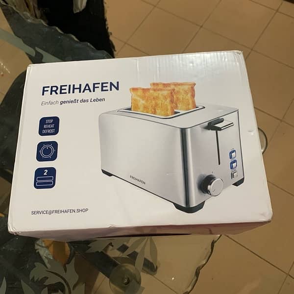 New Toaster for urgent sale Freihafen 800W Toaster 4