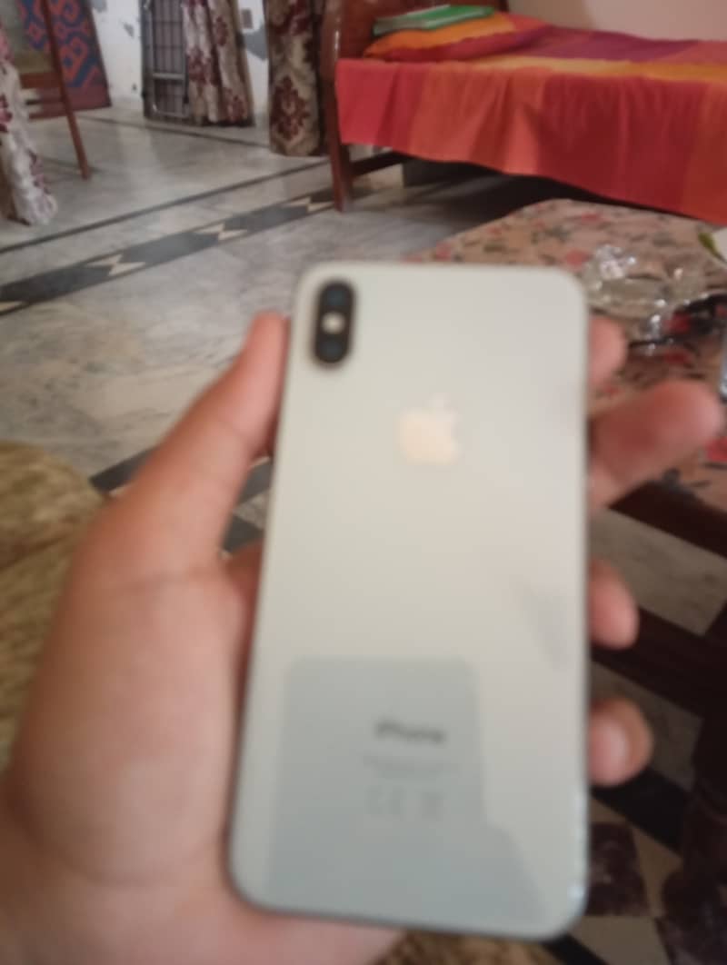 Apple iPhone X 5