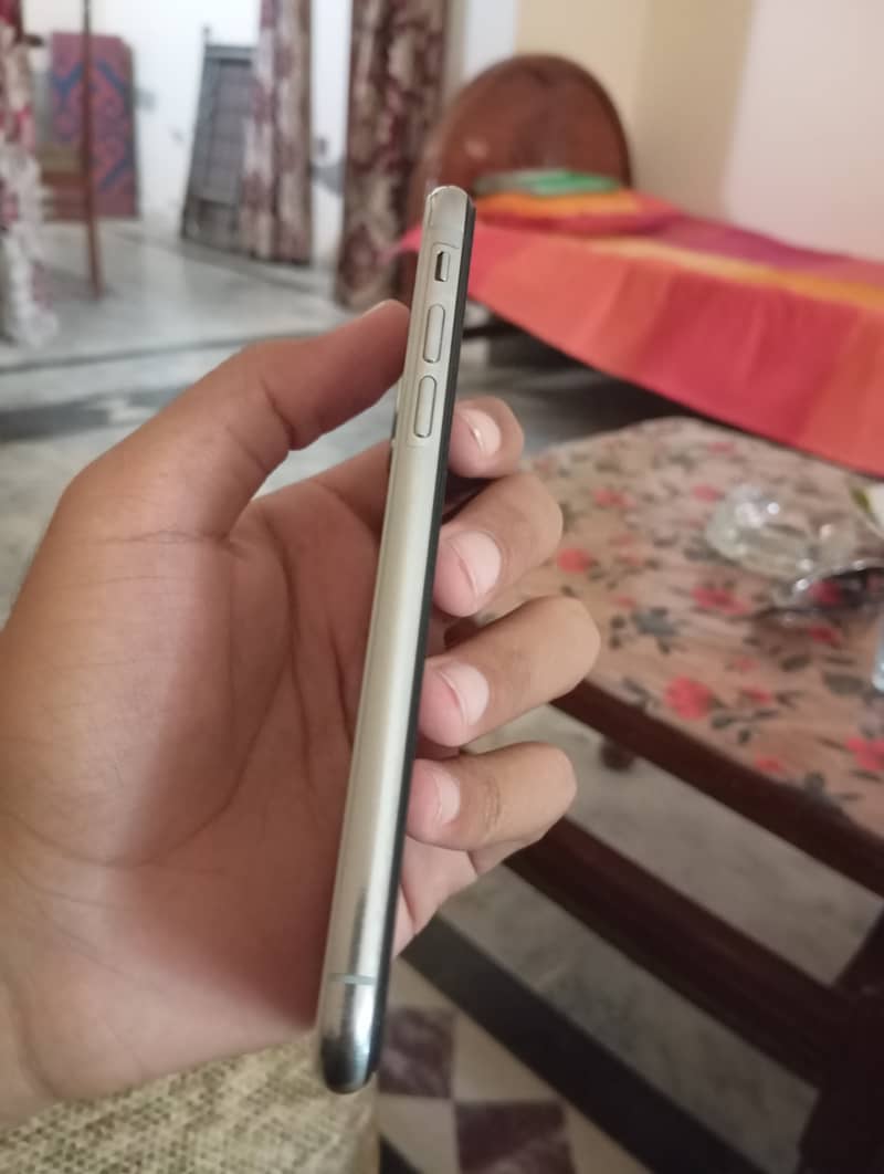 Apple iPhone X 6