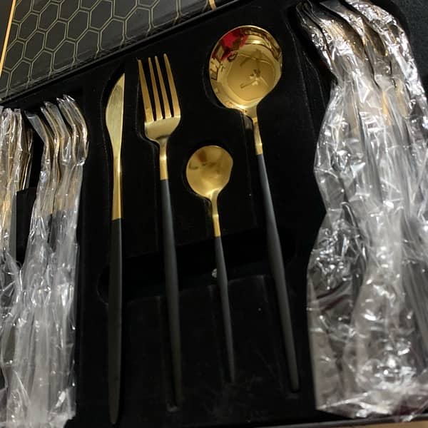 new 24 pcs premium stainless steel dining cutlery set for urgent sale 2