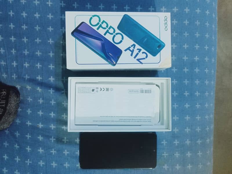 Oppo A12  3GB / 32 GB 0