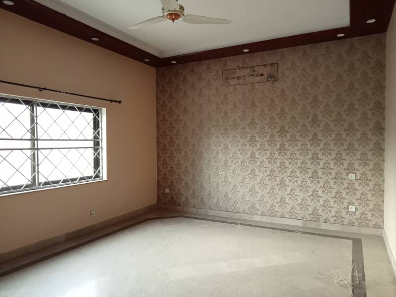 CANTT 3 KANAL COMMERCIAL USE HOUSE FOR RENT GULBERG GARDEN TOWN MOLDEL TOWN SHADMAN LAHORE 8