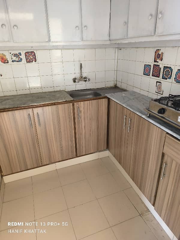 3 beds & tv lounge & kitchen upper portion available for rent in G9 0