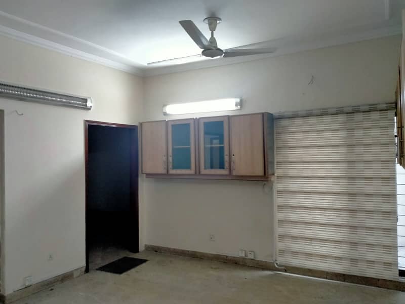 CANTT,1 KANAL COMMERCIAL USE HOUSE FOR RENT GULBERG GARDEN TOWN MOLDEL TOWN SHADMAN LAHORE 15