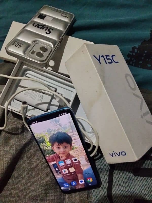 vivo y15c 4/64 in good condition. 2