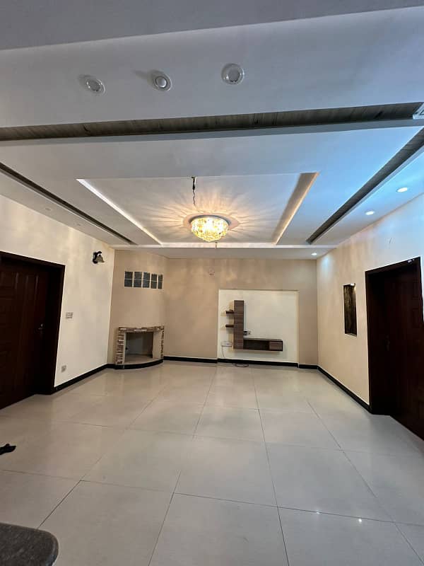 10 Marla Luxury Like New Designer Slightly Used House For Sale In Bahria Town Lahore Low Budget 22