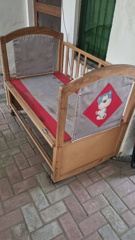 baby cot 2