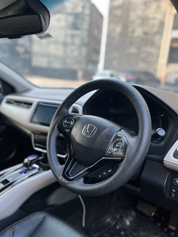 Honda Vezel 2016 11