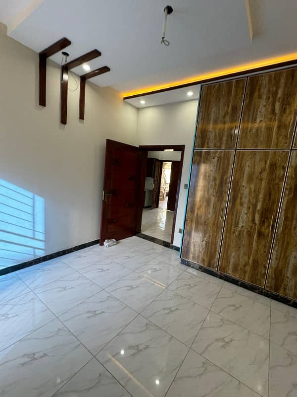 5 MARLA BRAND NEW SPANISH HOUSE FOR SALE IN EDEN BOULEVARD 22