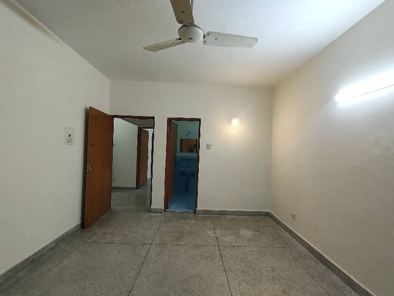 10 Marla 03 Bed 1st Floor Flat Available For Rent In Askari 1 Lahore Cantt 14