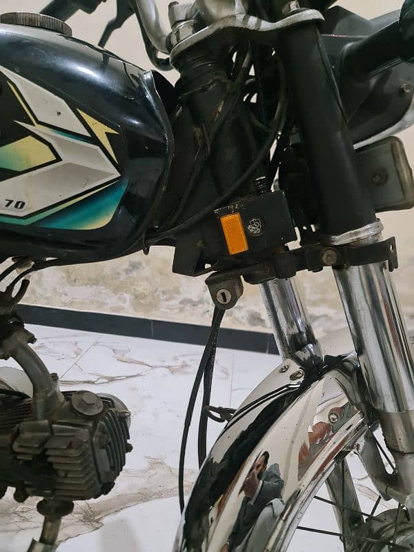 honda cd70 good condition (read add first than contact) 10