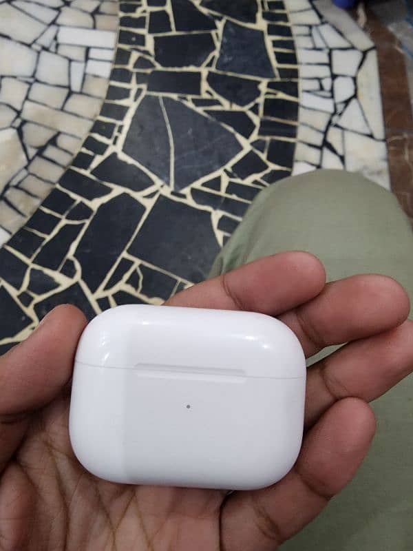 Apple AirPods Pro 2 3