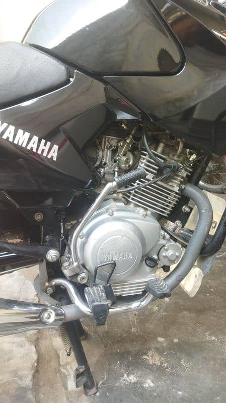 Yamaha YBR 125 Support 1