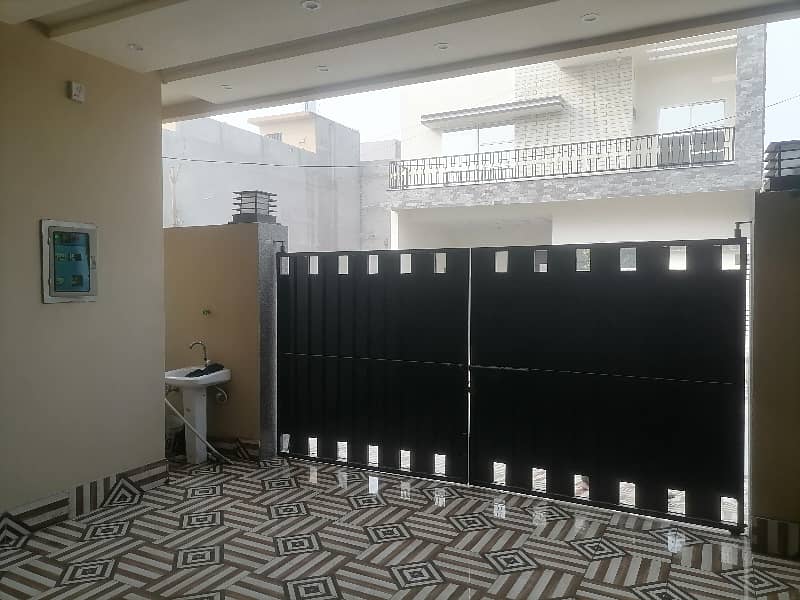 Ideally Located House Of 5 Marla Is Available For Sale In Eden Garden Executive Block 2