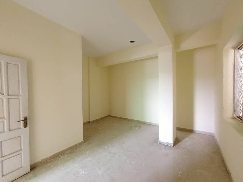 To sale You Can Find Spacious Building In Commercial Market 25