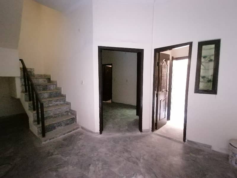 House Of 619 Square Feet In Nadeem Town Is Available 9