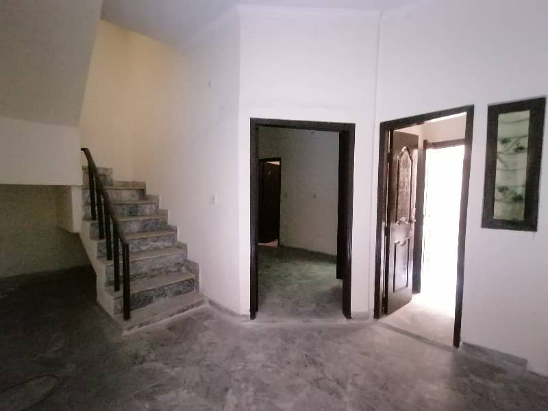 House Of 619 Square Feet In Nadeem Town Is Available 10