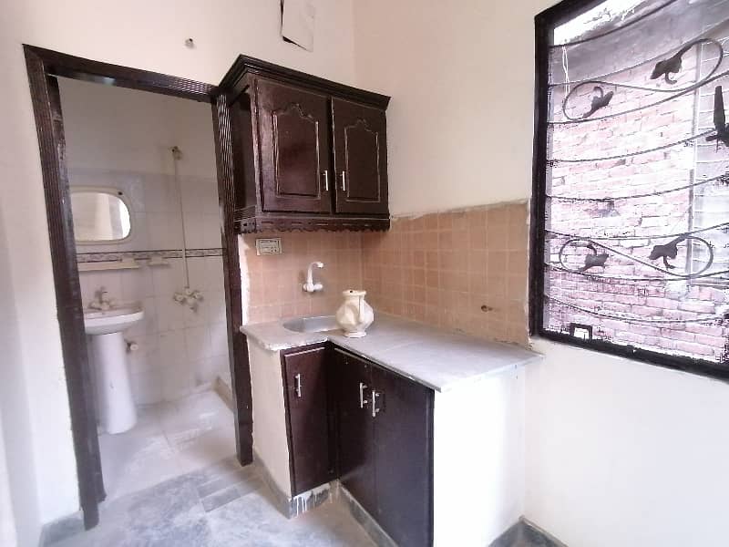 House Of 619 Square Feet In Nadeem Town Is Available 24