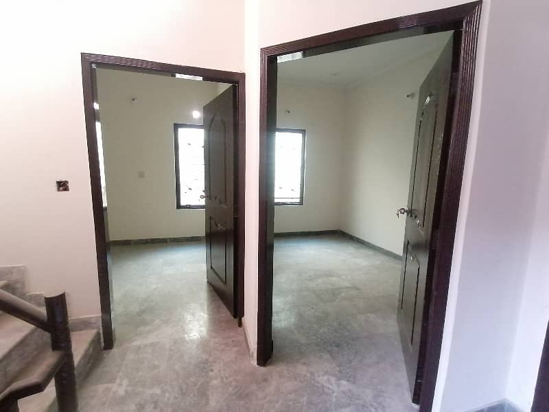 House Of 619 Square Feet In Nadeem Town Is Available 25