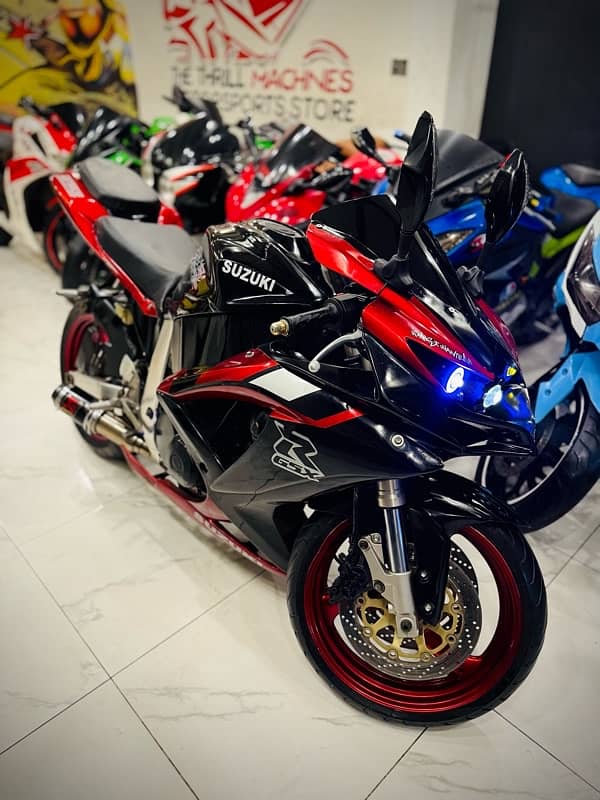 Suzuki Gsxr 400cc facelifit heavy bike 0