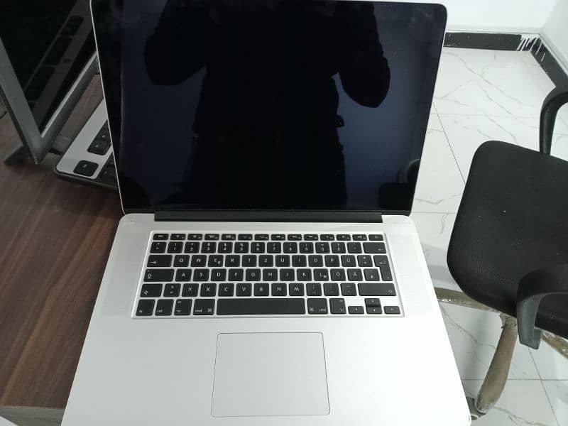 MacBook Pro Mid 2012 15 inchs 0