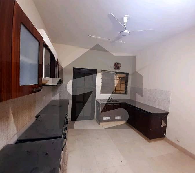 3 Bed DD Luxury Apartment Available For Sale In Askari 5 Sector KARACHI 15