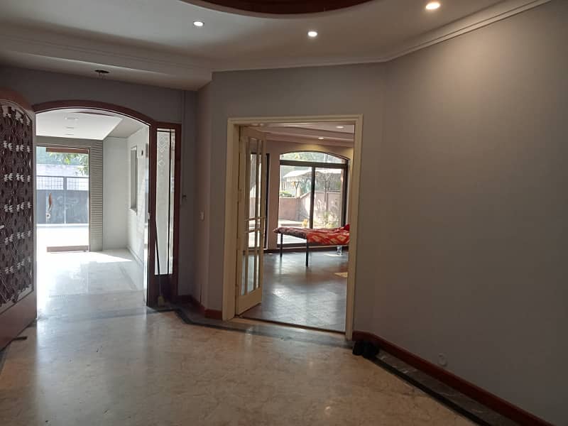 GULBERG,2 KANAL COMMERCIAL USE HOUSE FOR RENT GARDEN TOWN MOLDEL TOWN SHADMAN LAHORE 16