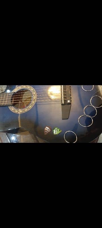 Almost Brand New Guitar Never Used ! 1