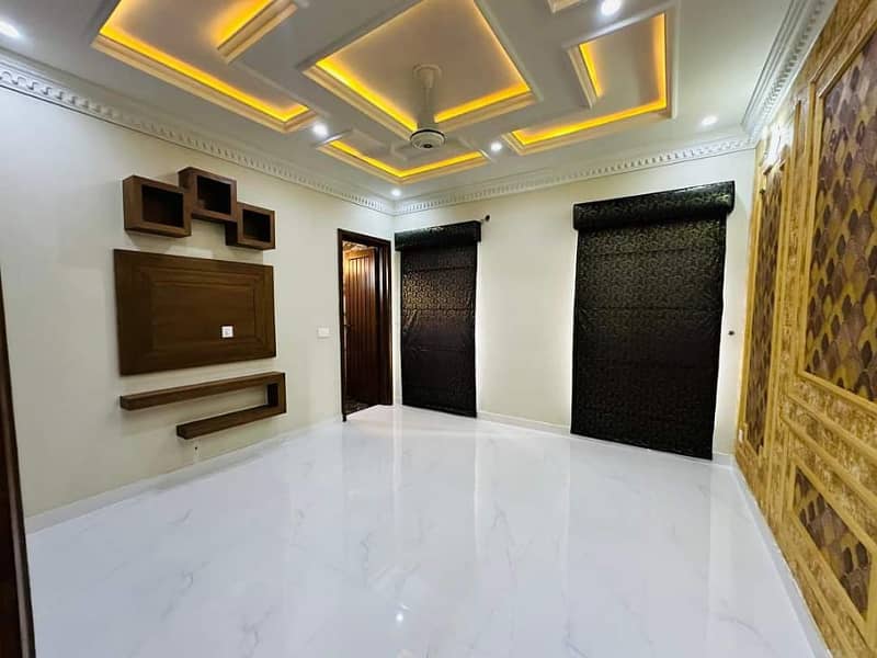 BRAND NEW 1 KANAL FULL HOUSE AVAILABLE FOR RENT SECTOR B BAHRIA TOWN LAHORE 11