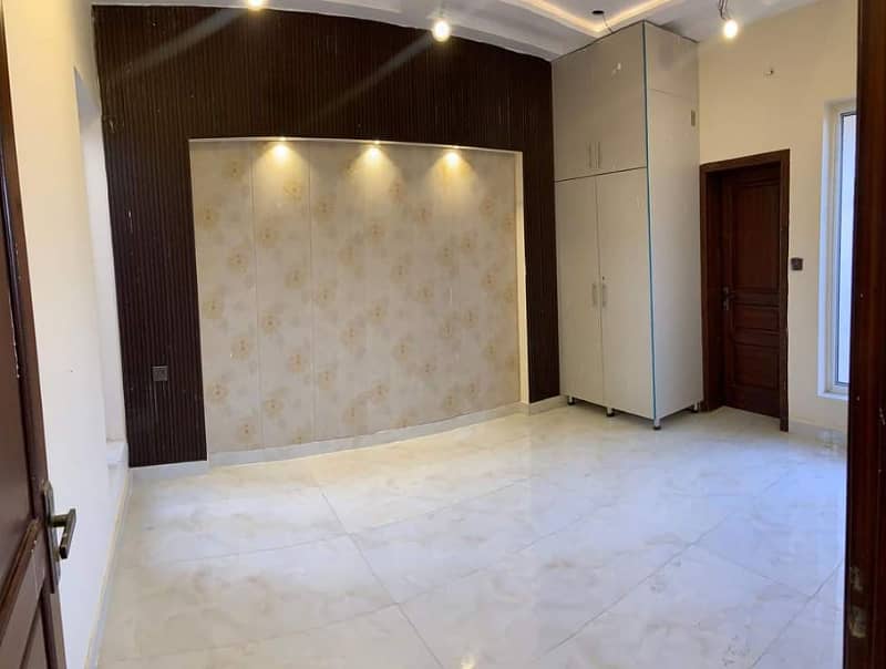 BRAND NEW 10 MARLA FULL HOUSE AVAILABLE FOR RENT SECTOR B BLOCK TAKBEER SHAHEEN BAHRIA TOWN LAHORE 2