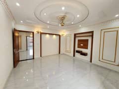 BRAND NEW 10 MARLA FULL HOUSE AVALIABLE FOR RENT SECTOR B BLOCK TAKBEER SHAHEEN BAHRIA TOWN LAHORE