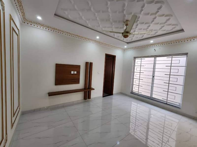 BRAND NEW 10 MARLA FULL HOUSE AVALIABLE FOR RENT SECTOR B BLOCK TAKBEER SHAHEEN BAHRIA TOWN LAHORE 9