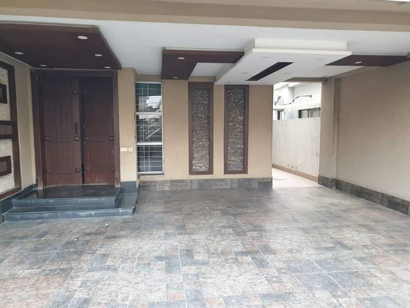 BRAND NEW 1 KANAL HOUSE AVALIABLE FOR RENT SECTOR B BLOCK JASEMEEN SHAHEEN BAHRIA TOWN LAHORE 14