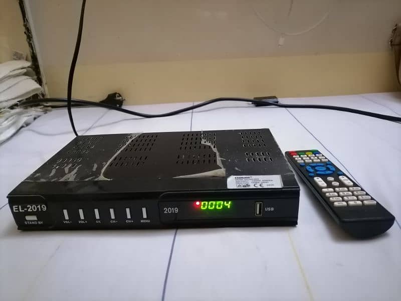 2 Dish Antennas  and 1 receiver for sale 0