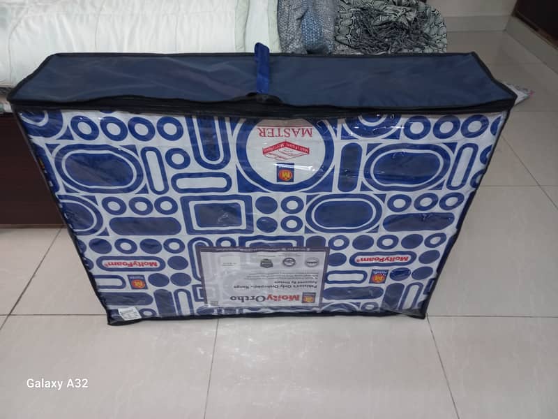 Molty ortho folding mattress 0