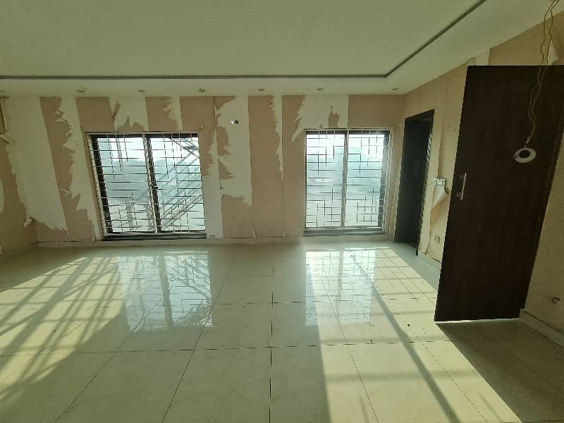 Commercial Plaza 5.33 Marla For Sale Basement 3 Offices and 6 apartments Phase 2 New Lahore City 30