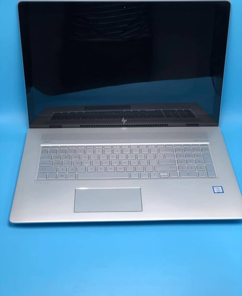 HP Envy 17 core i7 7th Gen. . . 2GB NVIDIA Geforce 940MX Dedicated (17") 0